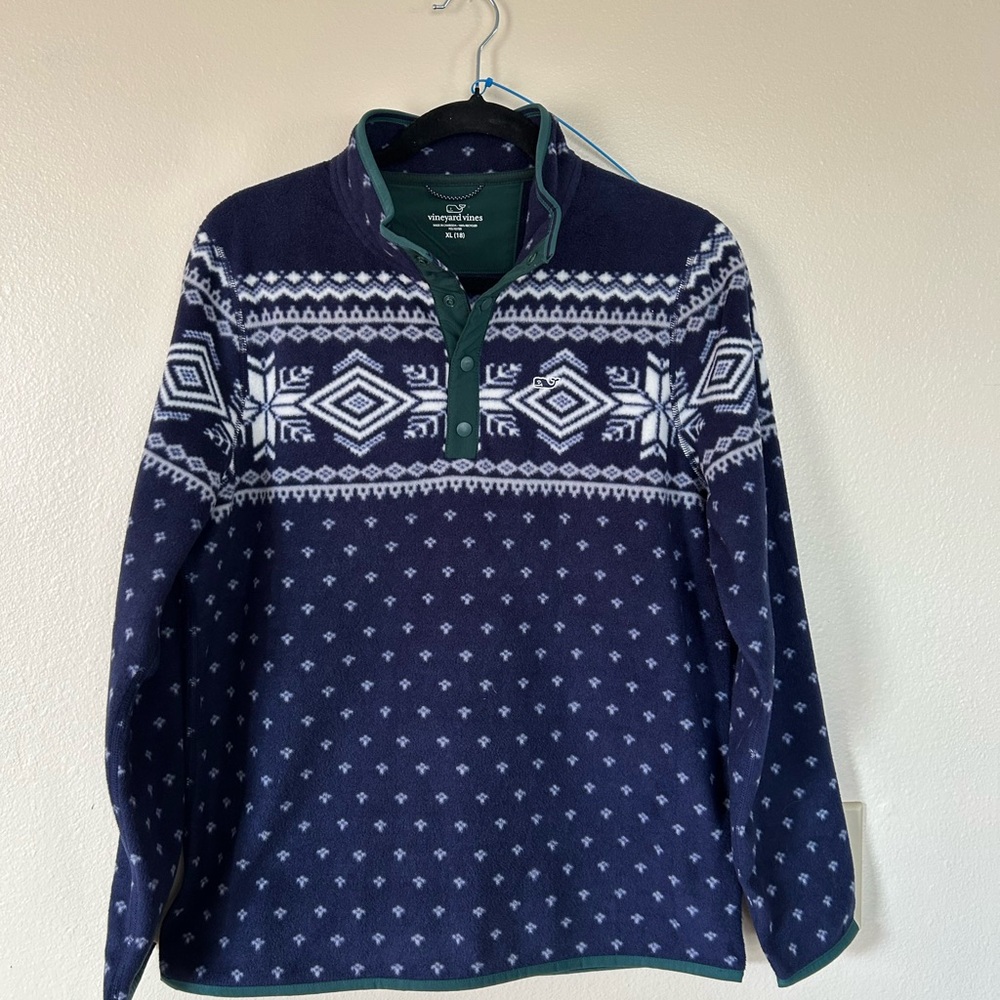 Vineyard Vines - Kid’s SIZE XL (18) - Navy Blue & White Patterned Fleece Pull